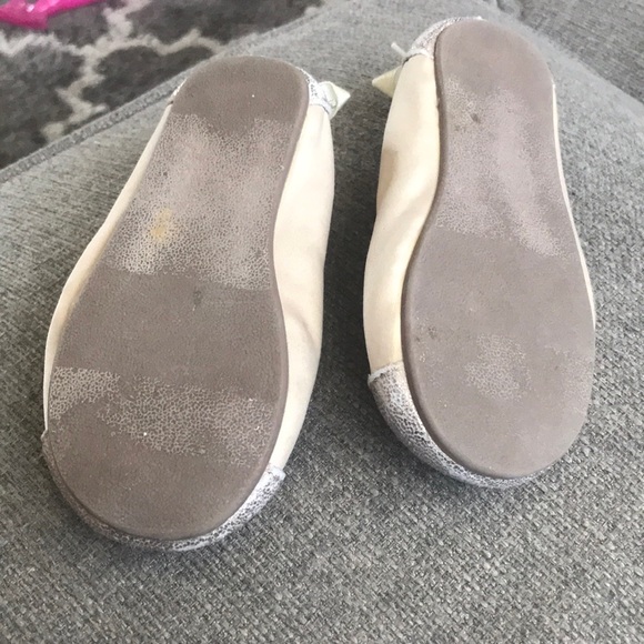 Ivory/gold toddler shoes - Picture 3 of 3